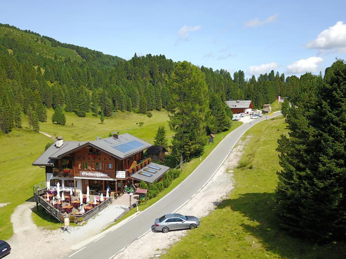 Отель Edelweisshuette Фунес Экстерьер фото
